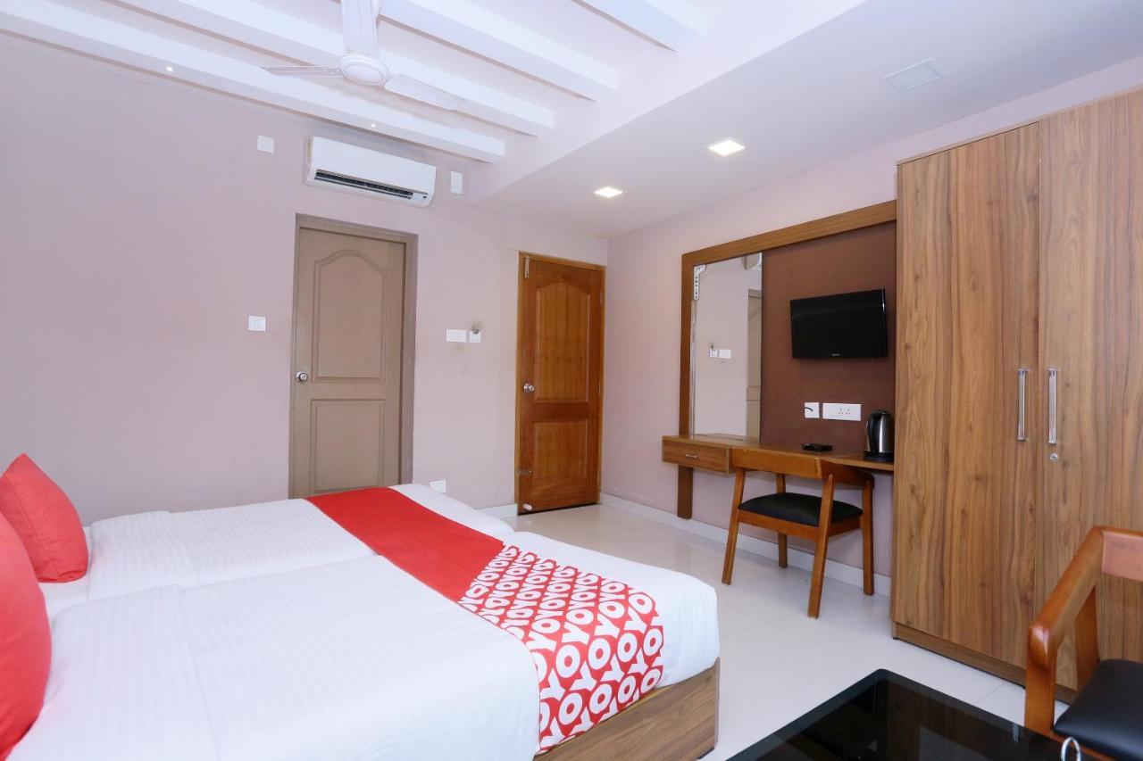 Oyo Flagship 25093 Hotel Thamam Kochi Eksteriør billede