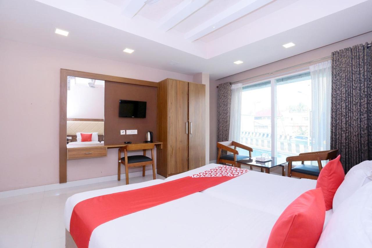 Oyo Flagship 25093 Hotel Thamam Kochi Eksteriør billede