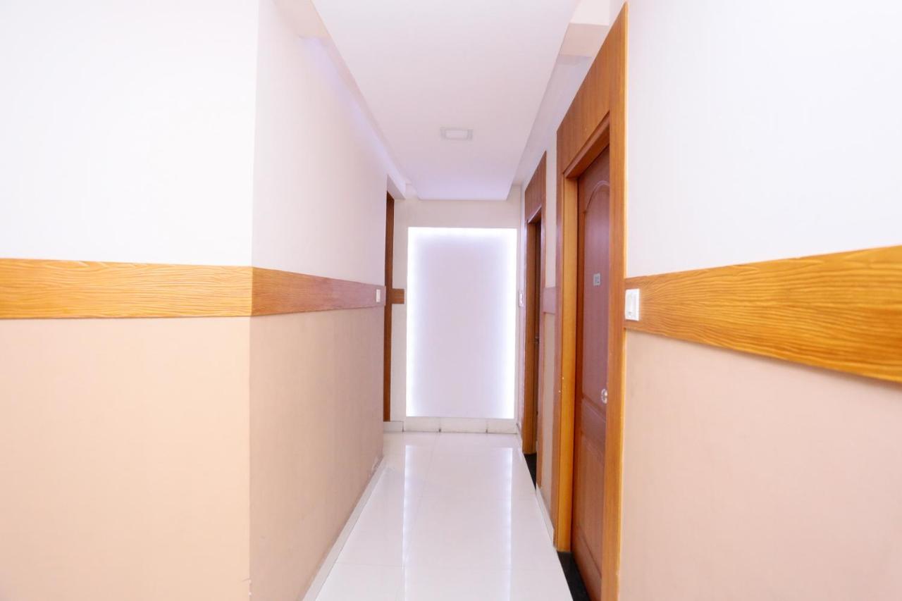 Oyo Flagship 25093 Hotel Thamam Kochi Eksteriør billede