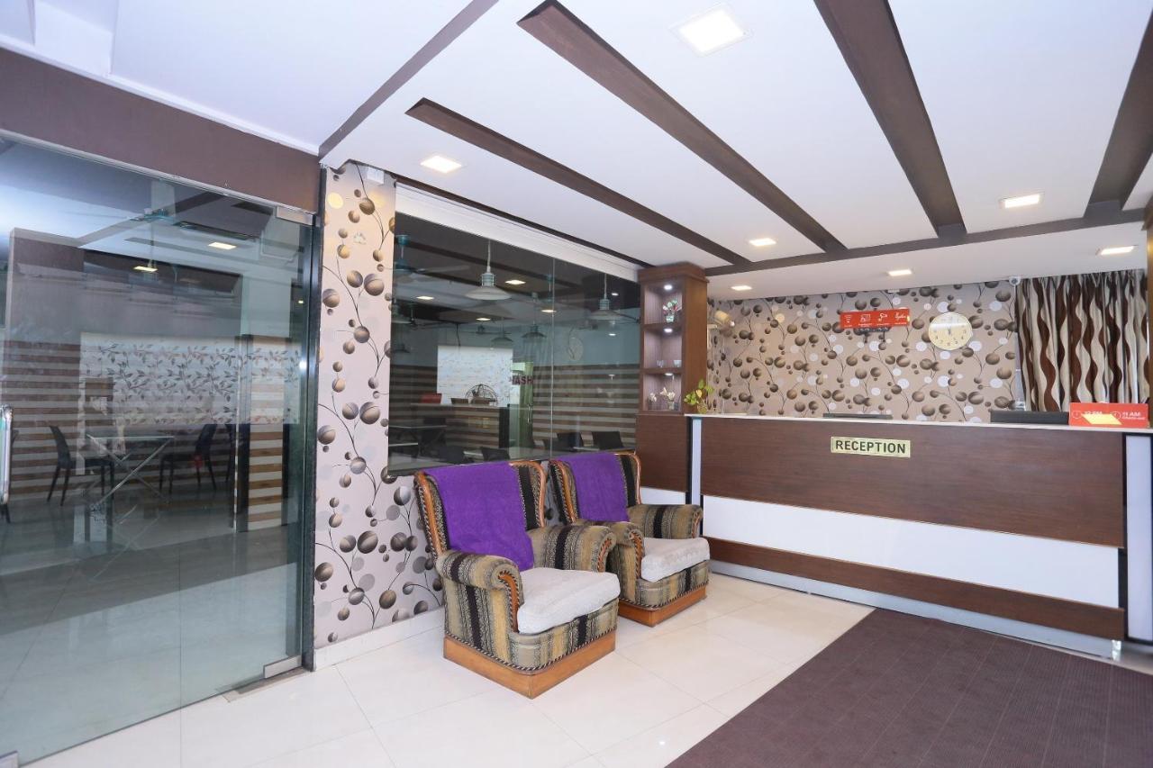 Oyo Flagship 25093 Hotel Thamam Kochi Eksteriør billede