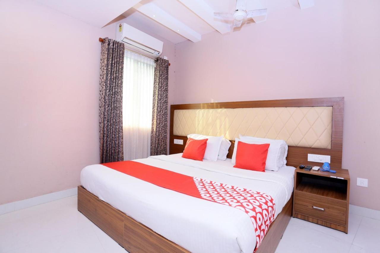 Oyo Flagship 25093 Hotel Thamam Kochi Eksteriør billede