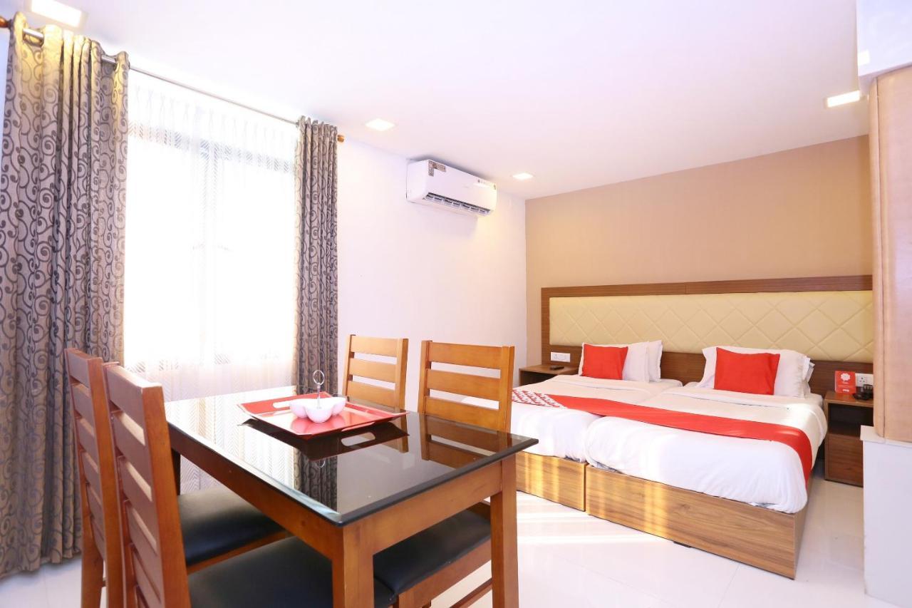 Oyo Flagship 25093 Hotel Thamam Kochi Eksteriør billede