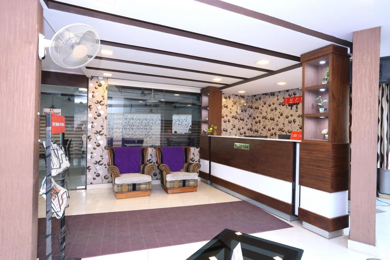 Oyo Flagship 25093 Hotel Thamam Kochi Eksteriør billede