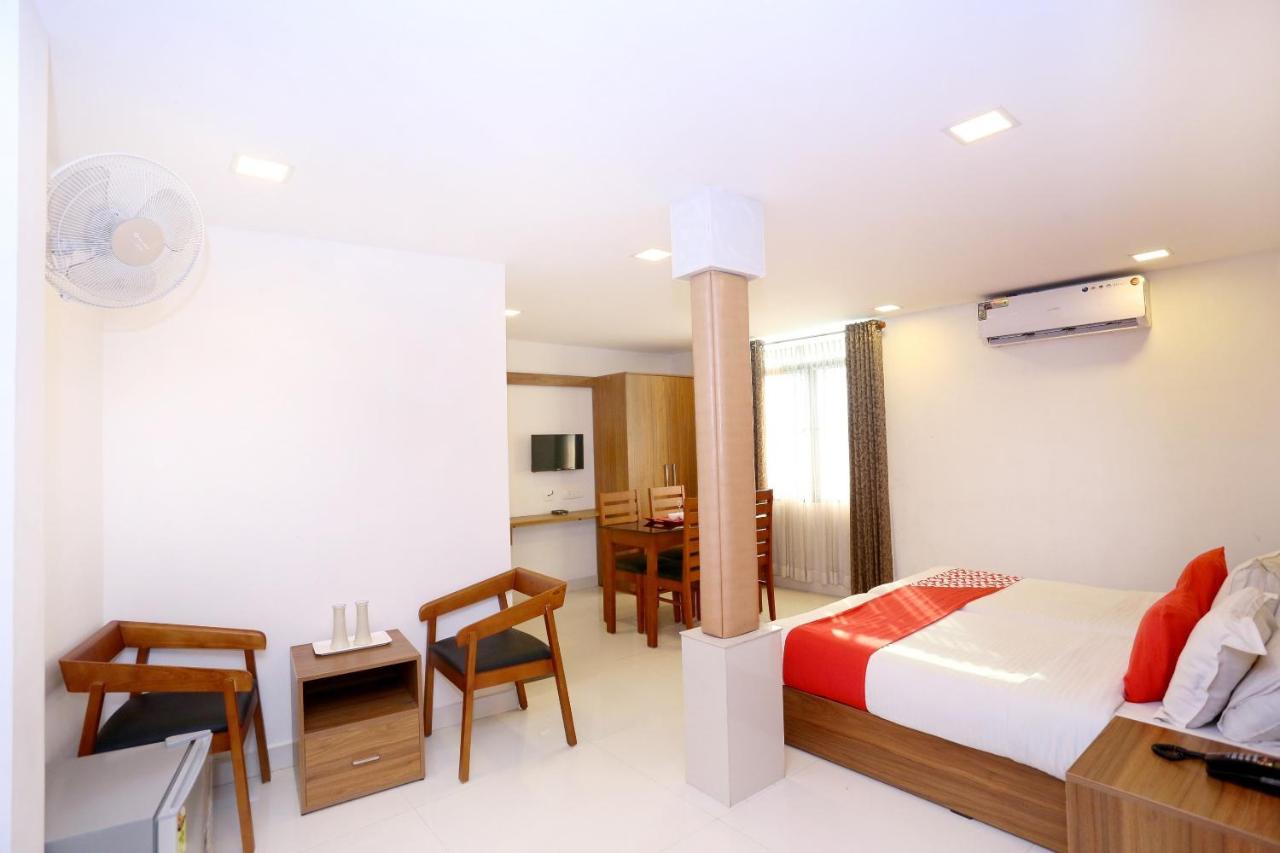 Oyo Flagship 25093 Hotel Thamam Kochi Eksteriør billede