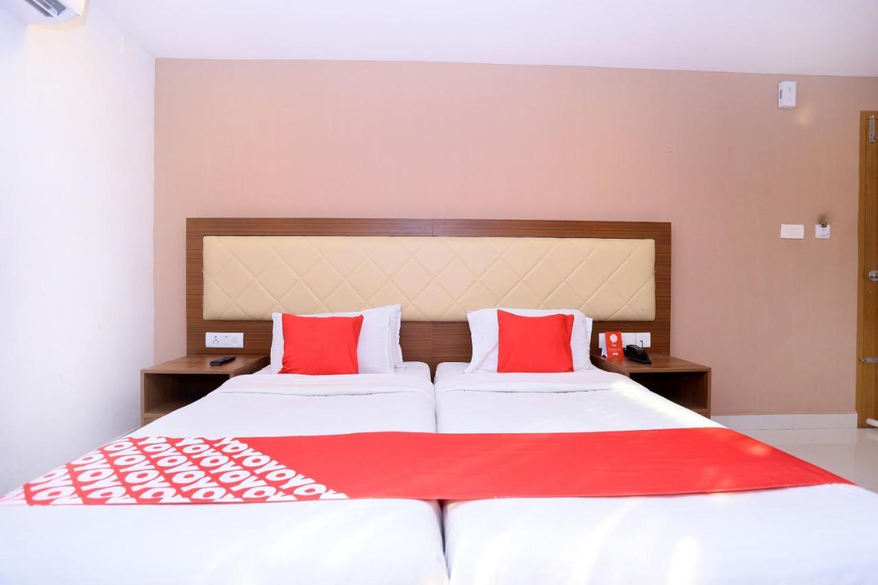 Oyo Flagship 25093 Hotel Thamam Kochi Eksteriør billede